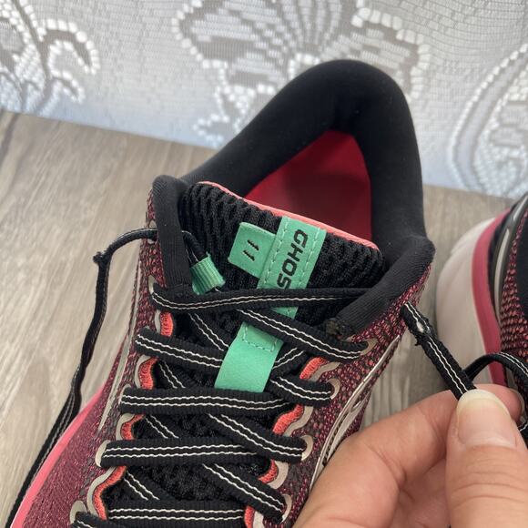 Brooks Ghost 11 Red Running Shoes Womens size 7 B medium - Picture 16 of 16